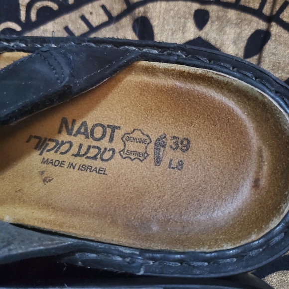 Black Leather NAOT Sandals With Criss-cross Strap And Slight Platform, Size 39 - Picture 4 of 5